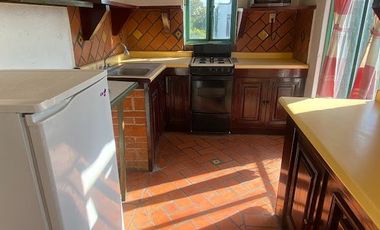 Renta suite amueblada con servicios, 2 recámaras. Santa Cruz Buenavista. Zavaleta y Recta Cholula