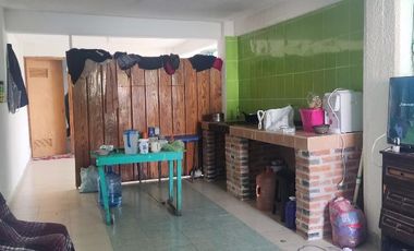 CASA EN VENTA EN HUITZILAC CON 4 LOCALES  COMERCIALES