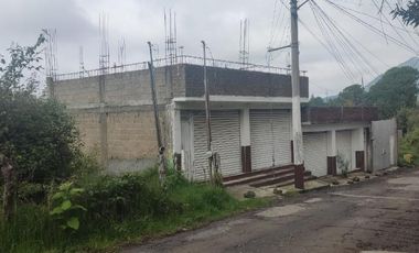CASA EN VENTA EN HUITZILAC CON 4 LOCALES  COMERCIALES