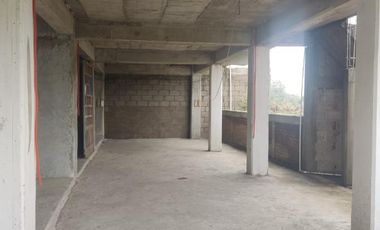 CASA EN VENTA EN HUITZILAC CON 4 LOCALES  COMERCIALES
