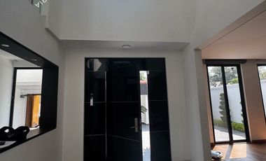 Increíble casa en venta dentro de Club de Golf Hacienda con paneles solares