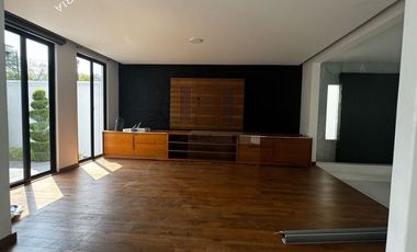 Increíble casa en venta dentro de Club de Golf Hacienda con paneles solares