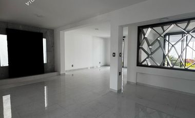 Increíble casa en venta dentro de Club de Golf Hacienda con paneles solares