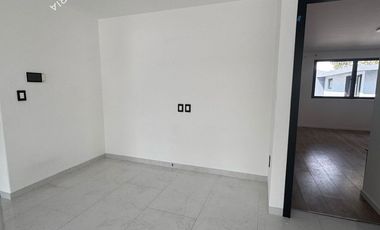 Increíble casa en venta dentro de Club de Golf Hacienda con paneles solares