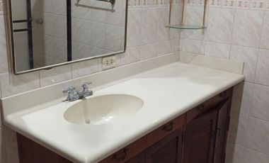 En Alquiler Dpto. de 3 dormitorios en Colinas de los Ceibos