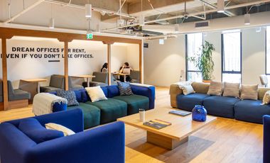 Alquiler de espacio de coworking reservado en Bogota, Spaces Colina Campestre