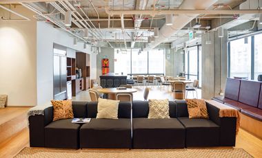 Alquiler de espacio de coworking reservado en Bogota, Spaces Colina Campestre