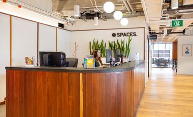 Alquiler de espacio de coworking reservado en Bogota, Spaces Colina Campestre