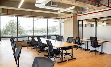 Alquiler de espacio de coworking reservado en Bogota, Spaces Colina Campestre