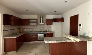 Casa en Renta – Residencial Las Glorias, Salamanca