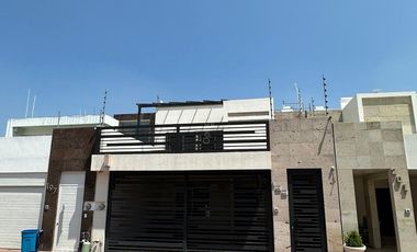 Casa en Renta – Residencial Las Glorias, Salamanca