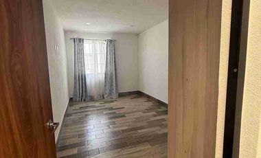 CASA EN RENTA EN EL BOSQUES EL DORADO ELITE ZONA SUR DE LEÓN Al sur de la ciudad, a 5 minutos  de Hospital Regional de Alta Especialidad , Universidad de Guanajuato  (UG) Universidad Tecnológica de León (UTL), Hospital Regional, Puerto Interior, acceso por Boulevard Aeropuerto y Eje Metropolitano, centro comercial Via Alta, Mulza Outlet, Aeropuerto del Bajío