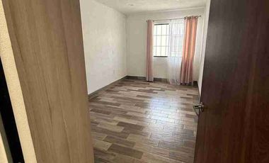 CASA EN RENTA EN EL BOSQUES EL DORADO ELITE ZONA SUR DE LEÓN Al sur de la ciudad, a 5 minutos  de Hospital Regional de Alta Especialidad , Universidad de Guanajuato  (UG) Universidad Tecnológica de León (UTL), Hospital Regional, Puerto Interior, acceso por Boulevard Aeropuerto y Eje Metropolitano, centro comercial Via Alta, Mulza Outlet, Aeropuerto del Bajío