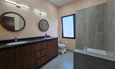 Lujo Residencial en Los Tigres – Casa Ave del Paraíso