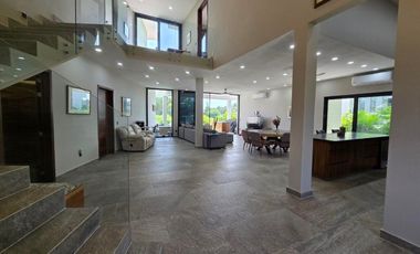 Lujo Residencial en Los Tigres – Casa Ave del Paraíso