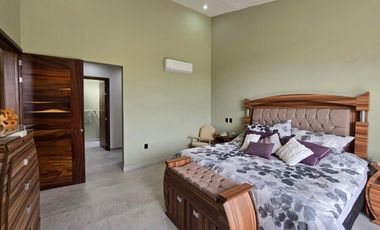 Lujo Residencial en Los Tigres – Casa Ave del Paraíso