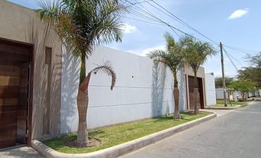 SE ALQUILA IMPONENTE Y EXCLUSIVA CASA.