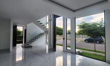 CASA DE ESTRENO DE VENTA , SAMBORONDON.