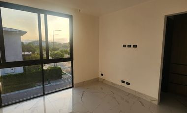 CASA DE ESTRENO DE VENTA , SAMBORONDON.