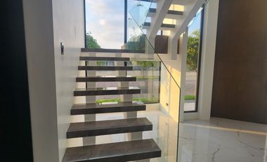 CASA DE ESTRENO DE VENTA , SAMBORONDON.