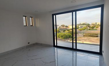 CASA DE ESTRENO DE VENTA , SAMBORONDON.