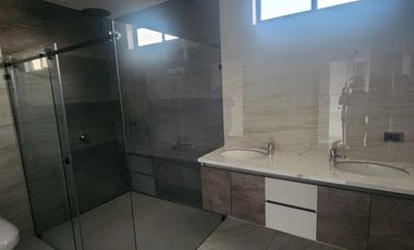 CASA DE ESTRENO DE VENTA , SAMBORONDON.