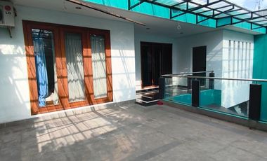 Rumah Mewah Dekat UGM, Dalam Perumahan Jogja Bale Hinggil ; Jalan Kaliurang km 9