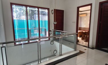 Rumah Mewah Dekat UGM, Dalam Perumahan Jogja Bale Hinggil ; Jalan Kaliurang km 9