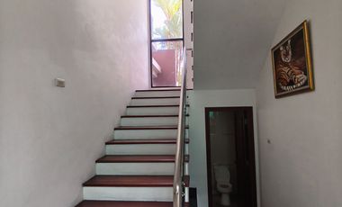 Rumah Mewah Dekat UGM, Dalam Perumahan Jogja Bale Hinggil ; Jalan Kaliurang km 9