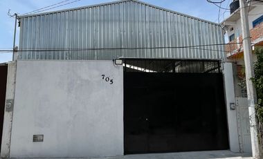 VENTA BODEGA COMERCIAL DE 160 MTS. EN LAS AMERICAS A UNAS CUADRAS DE 5 DE FEBRERO, QUERETARO.
