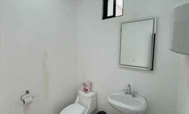 VENTA BODEGA COMERCIAL DE 160 MTS. EN LAS AMERICAS A UNAS CUADRAS DE 5 DE FEBRERO, QUERETARO.