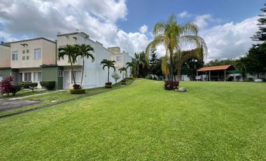 VENTA DE CASA CON ALBERCA EN COLINAS DE ALTAR