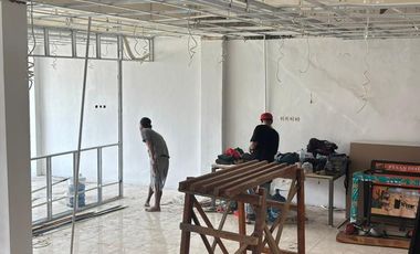 Dijual Cepat Ruko Gandeng Manyar Kertoarjo Bonnet,  Lokasi Sangat Strategis, Dijual Komplit Beserta Equipment Siap Pakai Tinggal Lanjutkan Usahanya