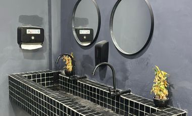 Dijual Cepat Ruko Gandeng Manyar Kertoarjo Bonnet,  Lokasi Sangat Strategis, Dijual Komplit Beserta Equipment Siap Pakai Tinggal Lanjutkan Usahanya