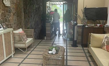 FS: Beautiful Mansion in Valley Golf Subdivision.