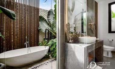 LEASEHOLD | BRAND-NEW 6-BEDROOM VILLA WITH RICE PADDY FIELD VIEWS IN UBUD