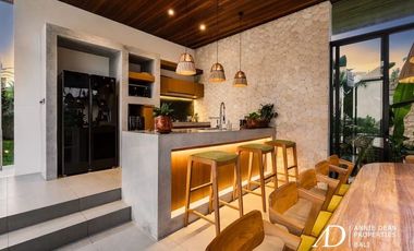 LEASEHOLD | BRAND-NEW 6-BEDROOM VILLA WITH RICE PADDY FIELD VIEWS IN UBUD