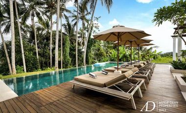 LEASEHOLD | BRAND-NEW 6-BEDROOM VILLA WITH RICE PADDY FIELD VIEWS IN UBUD