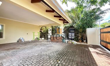 Newly Renovated 4 Bedroom House with Pool, Garden, and Panoramic View for Rent in Maria Luisa