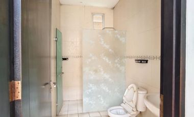 SEWA Rumah mewah strategis 2 lantai nyaman di Mekar Wangi, Bandung