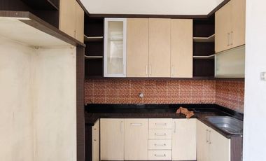 SEWA Rumah mewah strategis 2 lantai nyaman di Mekar Wangi, Bandung