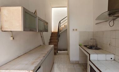 SEWA Rumah mewah strategis 2 lantai nyaman di Mekar Wangi, Bandung