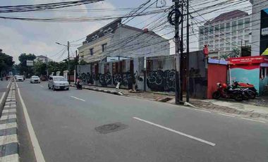 FOR RENT TANAH KOSONG COCOK UNTUK KANTOR / CAFE / KLINIK WIJAYA JL WIJAYA KEBAYORAN JAKARTA SELATAN SHM LUAS TANAH 680 m2Lebar muka 22 meterArea Komer