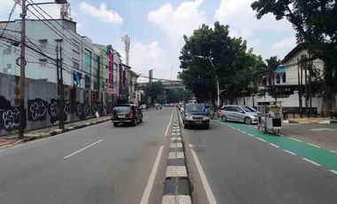 FOR RENT TANAH KOSONG COCOK UNTUK KANTOR / CAFE / KLINIK WIJAYA JL WIJAYA KEBAYORAN JAKARTA SELATAN SHM LUAS TANAH 680 m2Lebar muka 22 meterArea Komer