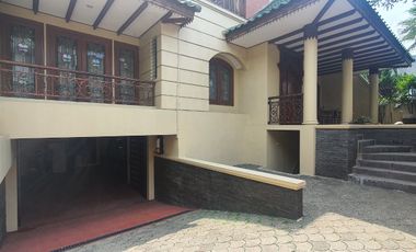 For rent lux house in Pondok Indah 750m2 walking distance to Pondok Indah Mall