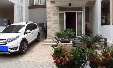 DijuaRumah 2,5 Lantai di Cluster Courtyard Galuhmas Karawang