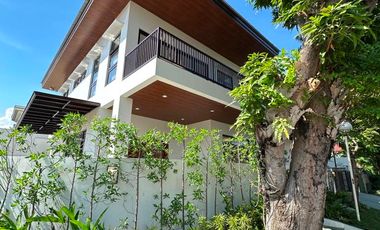 CORNER STUNNING HOUSE FOR SALE IN BF HOMES PARANAQUE