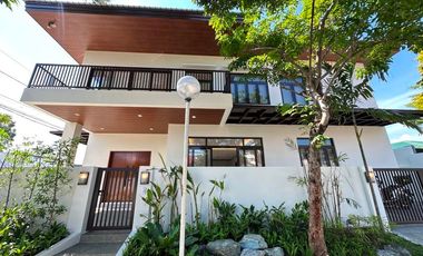 CORNER STUNNING HOUSE FOR SALE IN BF HOMES PARANAQUE