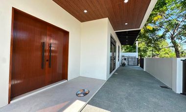 CORNER STUNNING HOUSE FOR SALE IN BF HOMES PARANAQUE