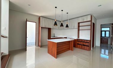 CORNER STUNNING HOUSE FOR SALE IN BF HOMES PARANAQUE